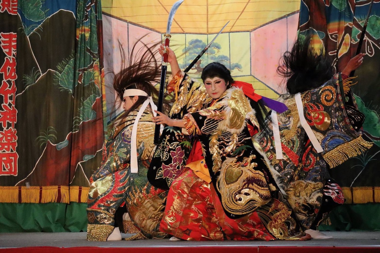 羽佐竹神楽団の活動風景5