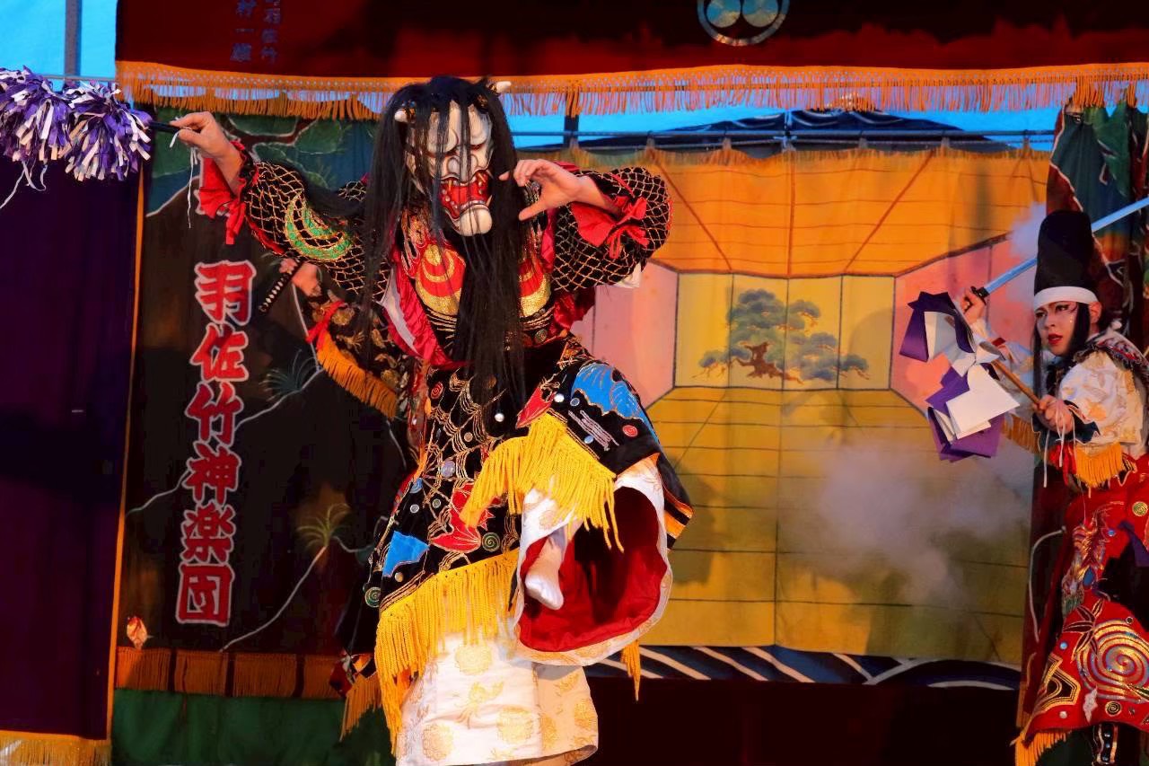 羽佐竹神楽団の活動風景11