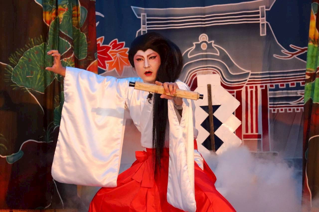 羽佐竹神楽団の活動風景12