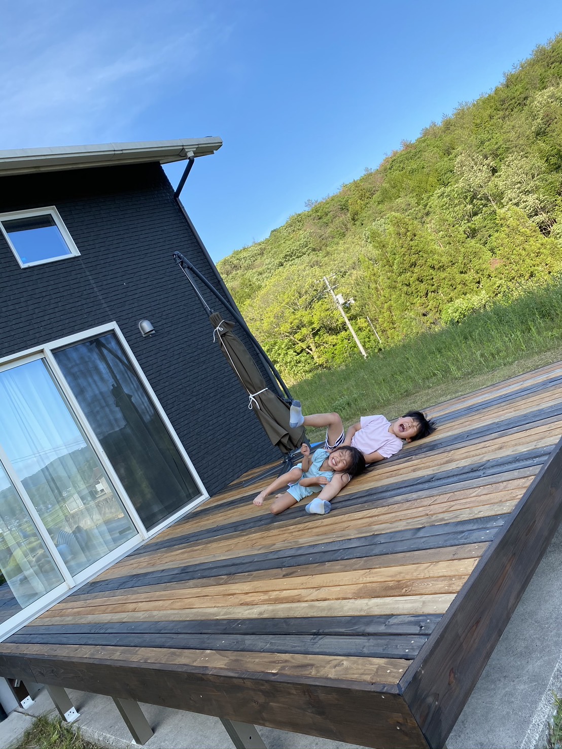 施工後 遊ぶ子供たち